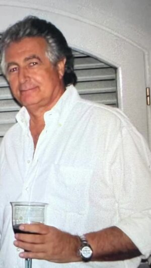 Evelyn Scheidl Instagram - 14 años sin vos y hoy cumplirias 77 
Te extrañamos y recordamos con todo nuestro amor cada segundo!!!
@ferdiez10 @tuttidiez @maximodiez @toto_diez @facundodiez 💔💔💔