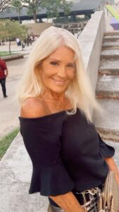 Actress Evelyn Scheidl HD Instagram Photos and Wallpapers May 2024