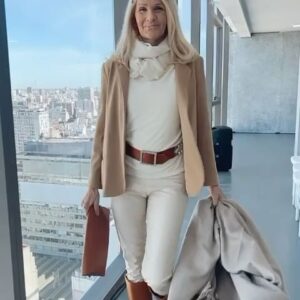Evelyn Scheidl Instagram - Época de desfiles!!
Argentina Fashion Week
Diferentes locaciones
@lextower.ok 
Pantalón @flapalmiero 
Remera @awadaoficial 
Botas Botticelli