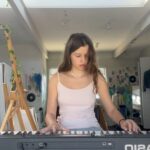 Ever Anderson Instagram – i’ve been utterly obsessed with succession and because it’s over i had to find some way to keep it in my life so i learnt the theme song! I’ve never actually played piano before this but now i’m crazy about it ✨🩶🐨
