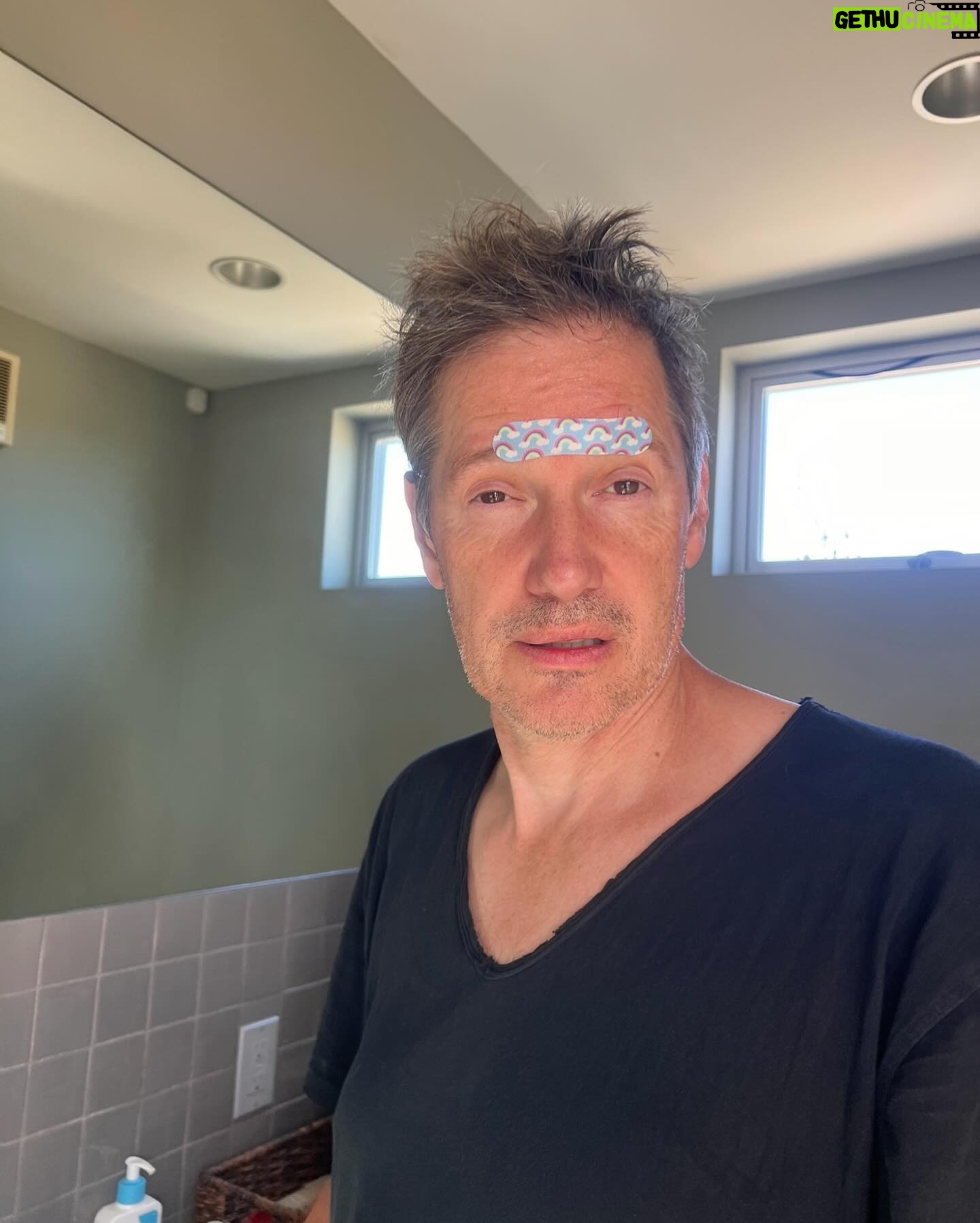 Ever Anderson Instagram - happy birthday to my kind, caring, monty python loving dad! father and daughters that play dungeons and dragons together are just superior 🫡 I LOVE YOUUUU