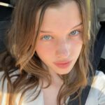 Ever Anderson Instagram – spring break (but i have college classes to attend <virtually>) 🥥🌞🌻
P.S i was laying in the sun for 4 HOURS and still NO TAN