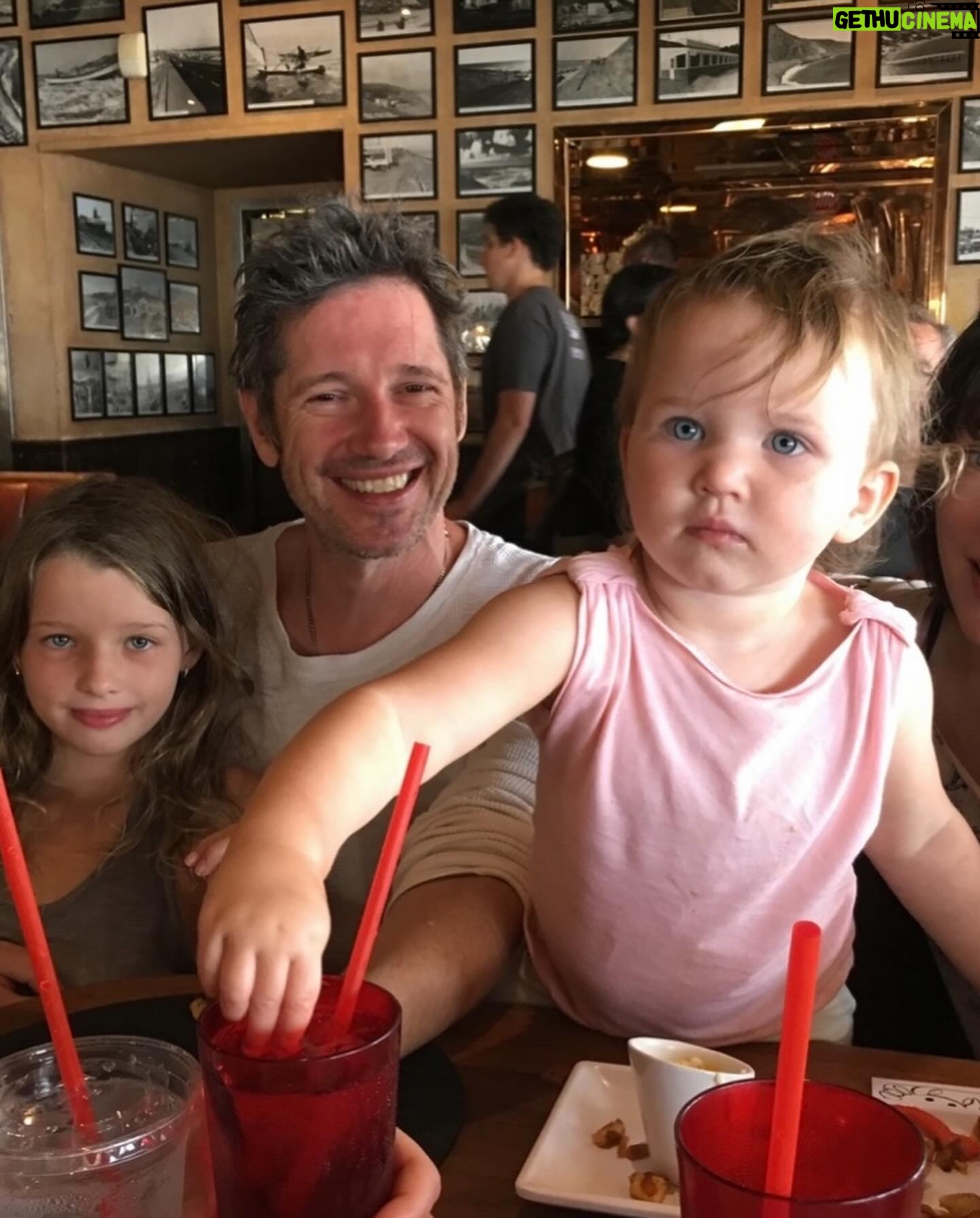 Ever Anderson Instagram - happy birthday to my kind, caring, monty python loving dad! father and daughters that play dungeons and dragons together are just superior 🫡 I LOVE YOUUUU