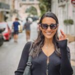 Evgenia Samara Instagram - [139/366•2024]* ___________________ Σάββατο, κάτω από την Ακρόπολη με καιρό και χέρια αλλοπρόσαλλα . Εσείς, τα νέα σας; #athenswalks