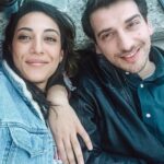 Evgenia Samara Instagram - [21/366•2024]* ___________________ Παγκόσμια ημέρα αγκαλιάς λέει σήμερα. Και θα ήταν ψέμα να πω ότι δεν πήρα αρκετές και φέτος. 🤗 #internationalhugday