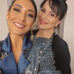 Evgenia Samara Instagram - [69/366•2024]* __________________ Ντυμένη με την πούλια και τον Αυγερινό και όλο το σύμπαν θέλω να ρωτήσω την @nektariagiannoudaki .. Ξαναγύρισες ε;; #switch