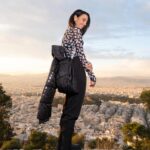 Evgenia Samara Instagram - [102/366•2024]* ____________________ Όσο ακόμη μπορούμε να βάλουμε τα μπουφανάκια μας ας τα βάλουμε ! Δεν το βλέπω να είναι για πολύ λιγάκι ακόμη… όταν πέφτει ο ήλιος και είσαι στα ψηλά !