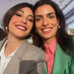 Evgenia Samara Instagram - [21/366•2024]* ___________________ Παγκόσμια ημέρα αγκαλιάς λέει σήμερα. Και θα ήταν ψέμα να πω ότι δεν πήρα αρκετές και φέτος. 🤗 #internationalhugday