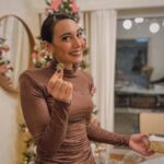 Evgenia Samara Instagram - [1/366•2024]* __________________ Πως μπήκε η χρονιά μου ➡️ πως θα πάει Καλή χρονιά αγαπημένοι μου γεμάτη από μικρά και μεγάλα θαύματα ❤️ #τουφλουριουτοπανηγυρι