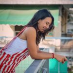 Evgenia Samara Instagram - [148/366•2024]* _____________________ Πονηρή ριγέ σαλοΠέτα στο μπαλκόνι ♥️ #balconystories