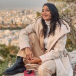 Evgenia Samara Instagram - [26/366•2024]* ____________________ Να αναζητούμε ηλιοβασιλέματα και να τα απολαμβάνουμε για όση περισσότερη ώρα μπορούμε για να καθαρίζει η ψυχη & το μυαλό μας. 🌅 Αυτό είναι το Ploom Year’s Resolution μου! Μια εμπειρία που διαρκεί χωρίς να σκέφτομαι το τέλος όπως και με το Ploom. #PloomYourLimits #ploomyearsresolution @ploom_gr