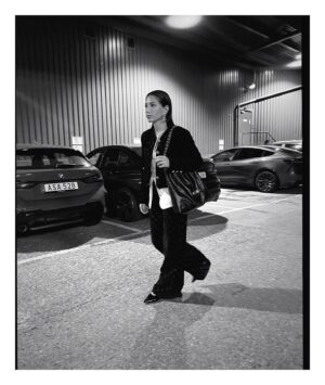 Evin Ahmad Instagram - coco @chanelofficial 🖤