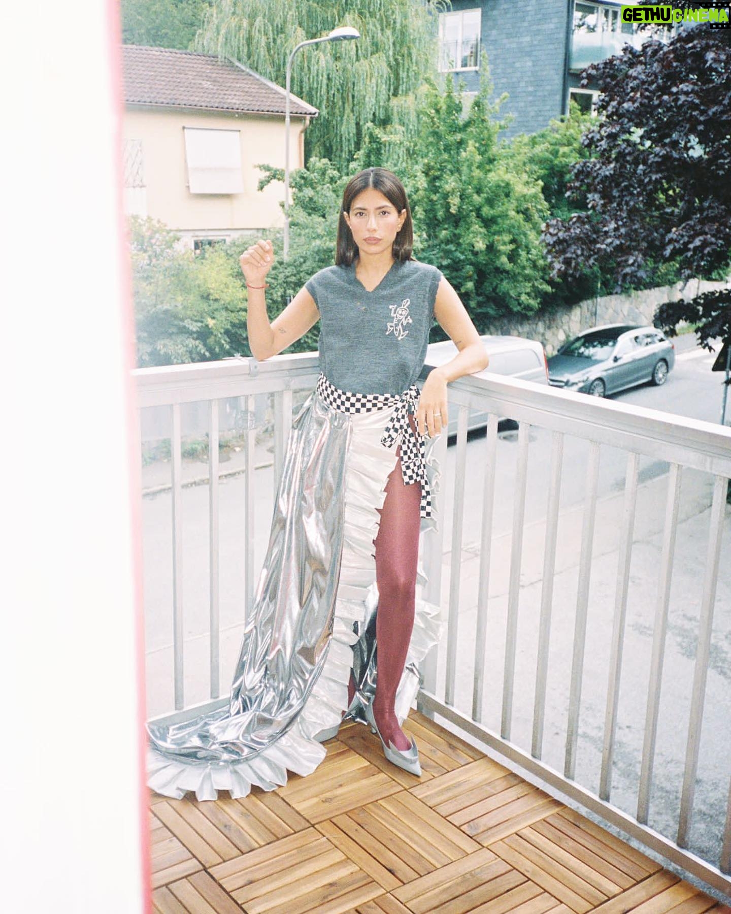 Evin Ahmad - 10.5K Likes - thank you @voguescandinavia 🧿💘
photographer @isak.a__a
art director & styling @katijahirsch
set designer @f.svartnas
makeup artist @saraerikssonmakeup
hair stylist @sainachune
stylist assistant @emblaeliza