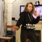 Evnika Sadvakassova Instagram - Hi, I am very glad to see you❤️ This is me dancing before christmas 2019! I really love to dance, because it cheers up! It also helps me to feel my body​ more. Being able to feel the body often helps me in boxing. 😍🤜 ​ Привет, я очень рада вас видеть❤️​ Это я танцую перед рождеством 2019 года!​ Я очень люблю танцевать, потому что это поднимает настроение! А ещё помогает​ мне больше почувствовать своё тело. Уметь чувствовать тело часто помогает мне в боксе. 💜🤜 #Evnika #Saadvakass #Saadvakassfamily #boxing #Evnik #traning #simulator #speed #Dancing