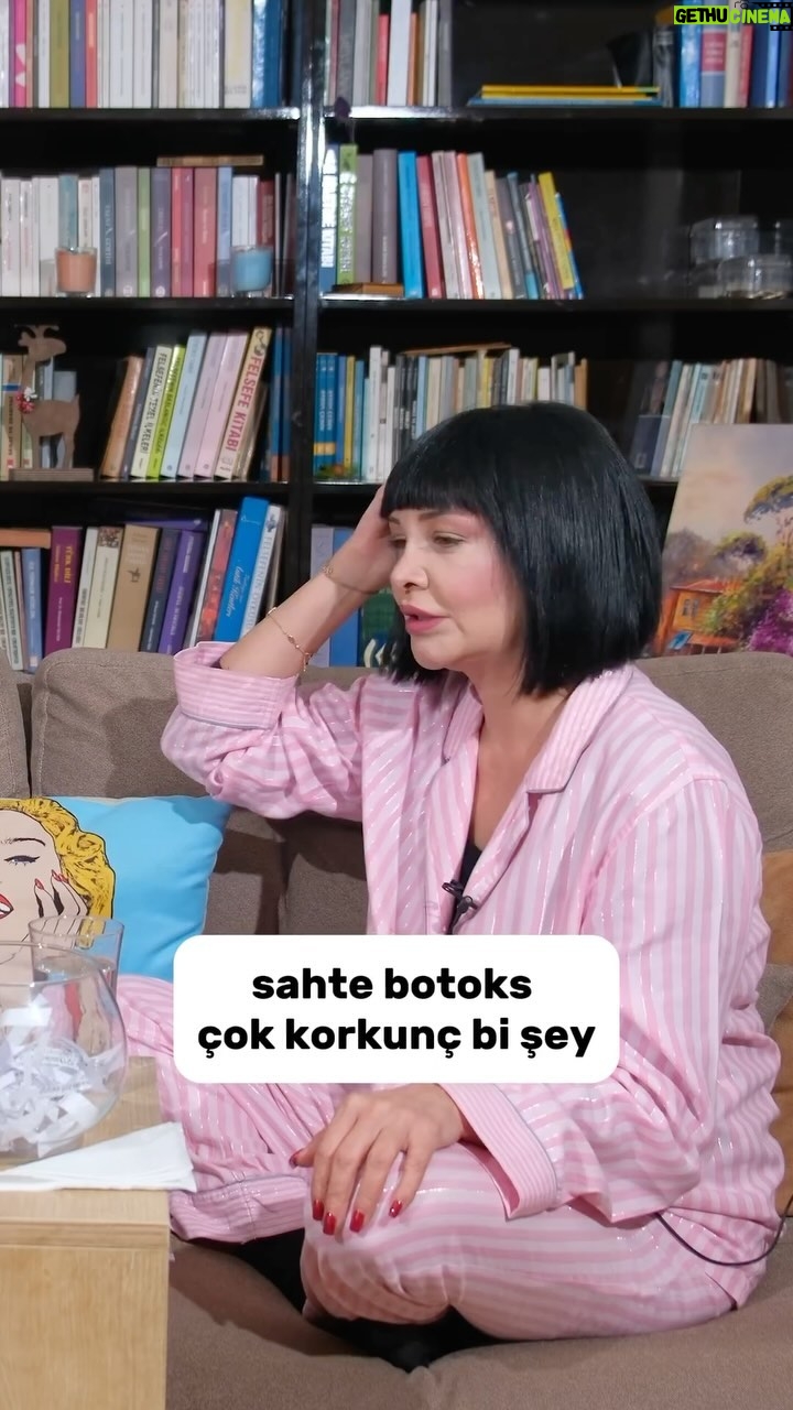 Evrim Akın Instagram - OP. DR. BUSE ÇAPKINOĞLU KONUĞUM OLDU! Tamamı YouTube kanalımda 🎊 @buse_capkinoglu @yuzbindijital