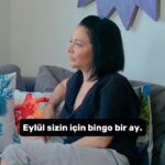 Evrim Akın Instagram - Eylül ayında evden çıkmak yok! 😂🙅🏻‍♀️ Bu haftanın konuğu Astrolog Nuray Sayarı ile eylül ayında burçları neler bekliyor? Hangi burçlar tehlikede? Venüs gerilerken neler olur? Ve daha biiiir sürü konu hakkında detaylıca sohbet ettik. Ee hadi gelin birlikte bakalım neler olacakmış? 🤔