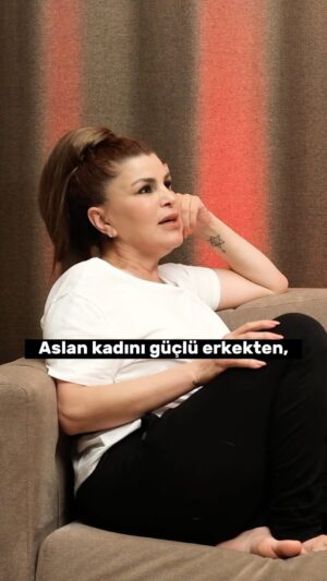 Evrim Akın Instagram - Eveeet herkese merhaba! Yine biz 🥳

Hatırlarsanız geçen video da kadınlara tüyo vermiştik, bu sefer ki neden erkekler için olmasın ki dedik veee erkeklere bolca tüyolar verdiğimiz bir video çektik 🤫

Link bio’da 💖