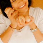 Evrim Akın Instagram - Yeni videomda çiftçi oldum. Yumurta topladım 🐓 Video YouTube kanalımda 😁