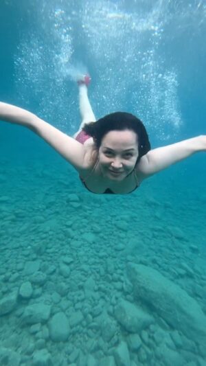 Evrim Akın Instagram - Yazın ilk suyla buluşması 🧡🐟