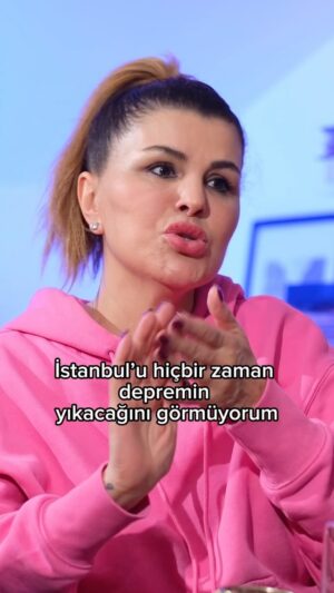 Evrim Akın Instagram - Muhteşem keyifli bir sohbet oldu. 😇 YouTube’da yayında! Kaçırmayın :) @nuraysayarii 
@yuzbindijital
