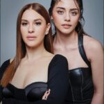 Evrim Alasya Instagram - Mart 2023 @episodedergi ‘deyiz @silaaturkoglu @kizilcikserbetitv @showtv🖤 Röportaj: Oben Budak @obenbudak Fotoğraf: Lara Sayılgan @larasayilganofficial Moda Editörü: Ece Şişik Saydam @ecesisik Saç: Mutlu Ahmet Sinan @mutluahmet.sinan Makyaj: Uğur Kıral @ugurkiral Fotoğraf Asistanı: Salih Yılmaz Moda Editörü Asistanı: Zozan Çirik zozancirik, Sinem Aslıkara @sinemaslikara Saç Asistanı: Rojin Botan @rojinbotaann Studio: PAM The Studio @pamthestudio
