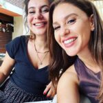 Evrim Alasya Instagram - Çalışıyoruz💃🏻 #kızılcıkşerbeti #set #makeupartist #makeup #kıvılcım