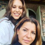 Evrim Alasya Instagram - Yıllardır çalışıyoruz bir fotomuz yok dedik💕 #menajer #işlergüçler #çekimler #röportajlar