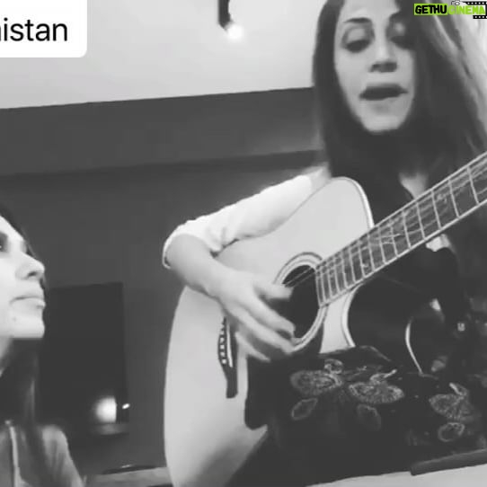 Evrim Alasya Instagram - Canım Selomla geçmiş zaman #tbt #DünyaDönerTekbirYana💕#yükseksadakat