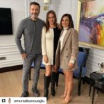 Evrim Alasya Instagram - Güldük eğlendik pazar günü @omursabuncuoglu ile @showtv’de #pazarsürprizi’ndeyiz🍀 @kizilcikserbetitv #kızılcıklerbeti