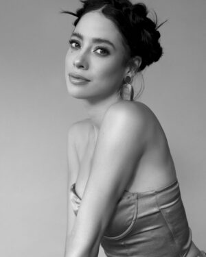 Fátima Molina Instagram - Here we go! ✨
📸 @estebancalderon 💄 @vaniamaquillaje 🙋🏽‍♀️ @alejandroiniguezhair Stylist  @sarahíreza