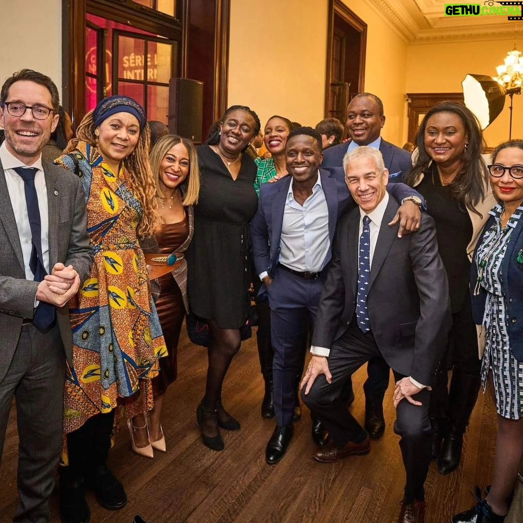 Fabienne Colas Instagram - En cette Journée Internationale des Droits de la Femme, je suis honorée d'avoir pu rencontrer ces deux pionnières. Dr Mae Jemison, première femme noire et première femme de couleur au monde à être allée dans l'espace; et Dr Pam Grier, première actrice et femme héroïne de films d'action à Hollywood, de l'ère Blaxploitation. Quelle belle façon aussi de commémorer le Mois de l'Histoire des Noirs! J'en profite pour saluer toutes ces femmes pionnières qui ont percé ce plafond de verre dans leur domaine respectif et surtout des femmes racisées qui ont défié les statistiques et les lois de la pesanteur pour frayer un chemin pour d'autres femmes de partout dans le monde. Merci à la Chamber of Commerce of Metropolitan Montreal pour cet évènement exceptionnel avec l'icône Dr Mae Jemison à Montréal. Et à Ravy Por, ICD.D et Martine St-Victor d'avoir mené cette conversion avec brio sur scène. Merci à Vickie Joseph et Michel Leblanc pour votre leadership. Merci au Toronto Black Film Festival et la Fabienne Colas Foundation d'avoir pu inviter la légendaire Dr. Pam Grier à Toronto. Je suis reconnaissante et honorée d'avoir pu animer cette conversation à coeur ouvert et rendu hommage à cette légende vivante. Merci à Joyce Fuerza pour ton leadership. Ce n'est pas chose facile d'être la première dans quoi que ce soit, Chapeau à toutes les femmes qui en devenant la première, fraient un chemin devant nous toutes et participent à notre réussite collective. #journeedelafemme #WomenHistory #internationalwomensday