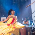 Fabienne Colas Instagram - #EnClotureCeSoir: Elle, c'est notre Emeline Michel, la reine de la chanson créole. Ces belles images ont ete prises lors de sa venue au Festival Haiti En Folie avant la pandémie. Nous sommes honorés de l'accueillir de nouveau ce dimanche 30 juillet 2023 en clôture du Festival à 7pm. #Montreal, Rendez-vous au Parc Lafontaine!!! Spectacle TD. Créé par la Fondation Fabienne Colas Foundation
