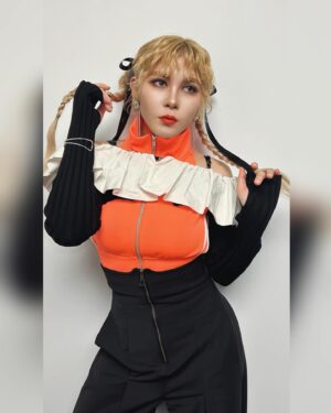 Fairouz Ai Instagram - フジテレビ アニメラインナップ発表会2024にて、『喧嘩独学』チームで出演させていただきました！
新しく発表されたキービジュアルにPV、ご覧いただけましたか？🙋🏼‍♀️💛
めちゃくちゃかっこいいです！秋もちょっと喋ってます！

今回の衣装は、そのまま格ゲーに出てきそうな世界観🙌🏻

#喧嘩独学
#fairouzai
#ファイルーズあい