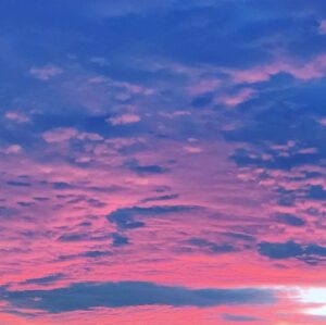 Fairuza Balk Instagram - Happy 2020 people.)! For a first sunset of 2920 this one was pretty spectacular. May this year bring each and every one of you great joy, prosperity,Good Health, Love and Success in your endeavors. XXXOOO