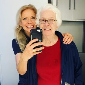Faith Ford Instagram - Happy Birthday Mama Pat! 🎉 She’s earned 85 years today!!🙌🏼 What an awesome example of strength & wisdom she is to my sister @devonoday & me. She’s also a great listener & friend. And yes, her pies are just divine!😋 She usually makes two just so @campionmurphy gets plenty!🥧😘 In addition to her skills in the kitchen & garden, she’s proven to be an excellent dialogue coach on set!🌟🎬 We love you Mama!! You are the best! ♥️👑♥️