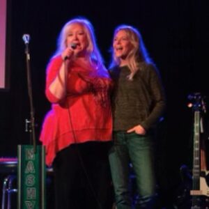 Faith Ford Instagram - We finally made it to see my sister @devonoday in Nashville! It’s been a long time comin’ but oh so worth the wait!We got to soak up some great country music talent at the show Devon hosts, @backstagenashville 🙌🏼💯 We met up with friends from Louisiana too!🐊 @meggiecollier We even had a mini family reunion with my husband @campionmurphy brother-in-law @themikebinder Swipe ⬅️for more 📸 We ♥️U #Nashville Such a great way to spend our favorite holiday! #thanksmas 🍁♥️🎄♥️🍁