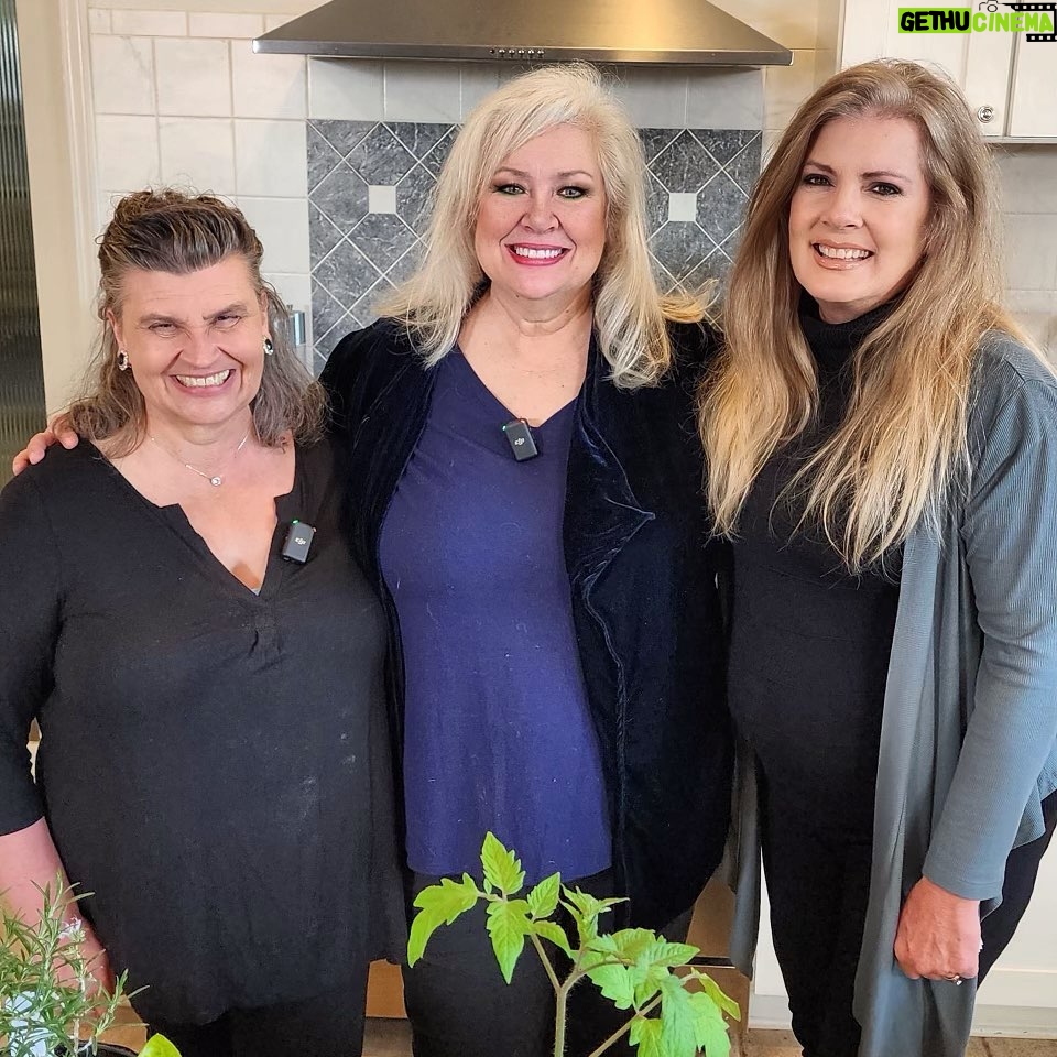 Faith Ford - 1.7K Likes - Congratulations to my wonderfully brilliant, kind, beautiful, supremely talented sister and iconic country radio personality @devonoday on becoming a member of the @tennradiohalloffame 🎙️🌟!!! Such an esteemed honor! Thank you to @sylviaganier & @cathy_martindale_nashville for the sweet on set surprise! Follow @mainstreettodayradio & subscribe to Devon’s Table on YouTube to see this awesome behind the scene’s moment coming soon!♥️🌟💯💫 #lovemysister #countryradio #icon #tennesseeradiohalloffame #womeninradio #wellearned #proudsister