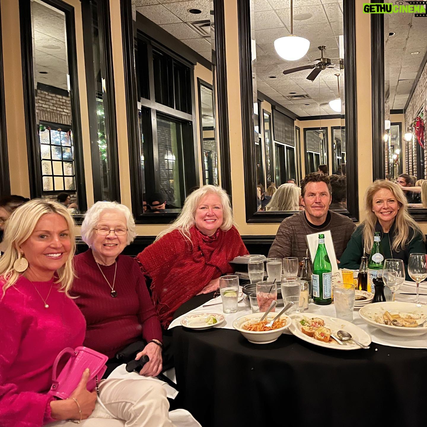 Faith Ford - 2.1K Likes - We finally made it to see my sister @devonoday in Nashville! It’s been a long time comin’ but oh so worth the wait!We got to soak up some great country music talent at the show Devon hosts, @backstagenashville 🙌🏼💯 We met up with friends from Louisiana too!🐊 @meggiecollier We even had a mini family reunion with my husband @campionmurphy brother-in-law @themikebinder Swipe ⬅️for more 📸 We ♥️U #Nashville Such a great way to spend our favorite holiday! #thanksmas 🍁♥️🎄♥️🍁