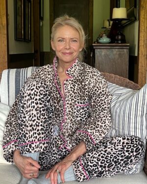 Faith Ford Instagram - Honored to slip into my favorite PJs today to help spread Oscar's magic in support of @OscarsKidsAmerica and desperately needed pediatric cancer research. Text OSCAR to 50555 to contribute a $10 donation or visit https://oscarskids.org/ to learn more/contribute a donation to Oscar's Kids America and the work they're doing to help raise funds for terminal childhood cancers. #OscarsKidsPJParty