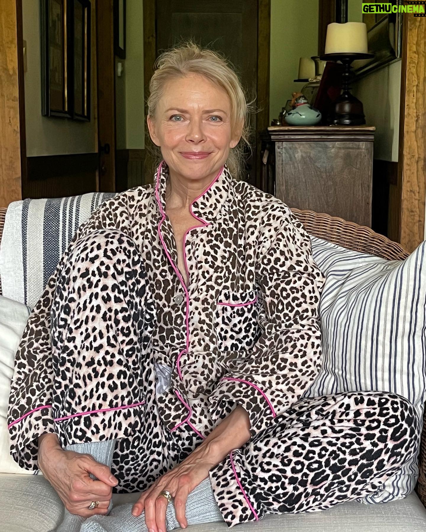 Faith Ford - 3K Likes - Honored to slip into my favorite PJs today to help spread Oscar's magic in support of @OscarsKidsAmerica and desperately needed pediatric cancer research. Text OSCAR to 50555 to contribute a $10 donation or visit https://oscarskids.org/ to learn more/contribute a donation to Oscar's Kids America and the work they're doing to help raise funds for terminal childhood cancers. #OscarsKidsPJParty