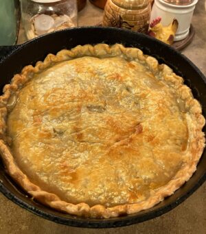 Faith Ford Instagram - Happy Homemade Chicken pot pie fresh out of the oven New Years Eve to all y’all!🎉♥️🎉🎉🎉🎉 #happynewyear2024