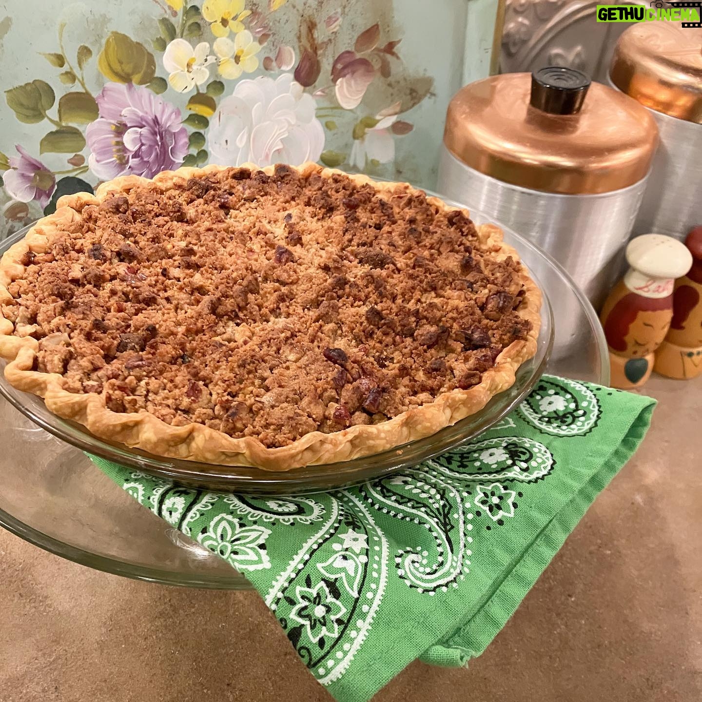 Faith Ford - 1.2K Likes - For those who requested…😉♥️ #tastagram #applecrunchpie #yummy