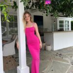 Faith Schroder Instagram - Find me near the Flowers 🌸