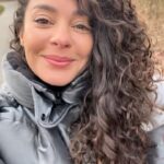 Fajah Lourens Instagram - KORTING :Mijn haar routine met de produten van @prettycurlygirl_products ♥️ De Peppermint shampoo met een milde reiniger gebruikt om mijn haar te wassen. Voor de styling gebruik ik de leave in conditioner en de magical flaxseed gel. Ik laat mijn haar altijd natuurlijk drogen. De producten zijn op basis van natuurlijke ingrediënten. Wil je ze ook een keer uitproberen? Gebruik dan de code fajah10 voor korting.