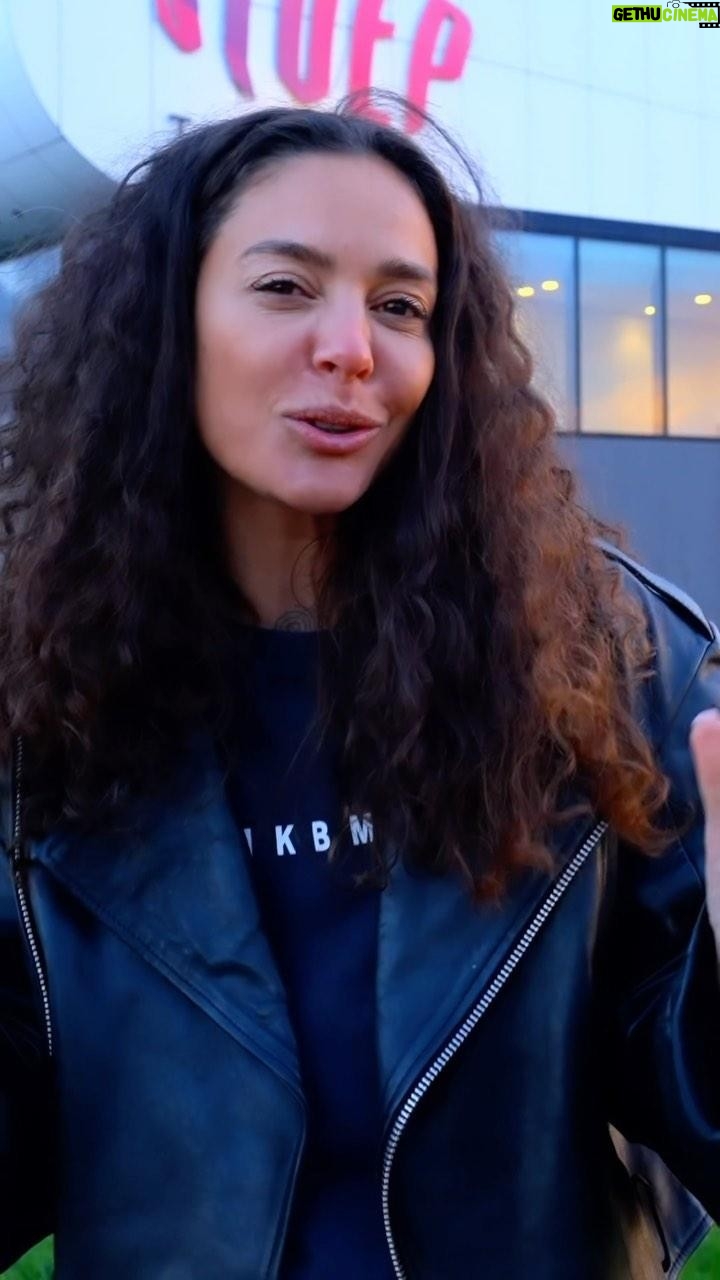 Fajah Lourens Instagram - Op 24 september sta ik in @theaterdestoep met mijn killermindset tour. Ik ga 2 kaarten weg geven. Wil jij ze winnen laat mij dan in de moments weten waarom. Morgen maak ik de winnaar bekend in mijn story #killermindset #theater #motivatietalk