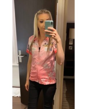 Fallon Sherrock Instagram - Really enjoyed playing in champions week at @dartsliveleague, only gone and made it through to finals night tonight!! 😍🎯 

Can’t wait 🥰
@officialoldarts @modusdarts180