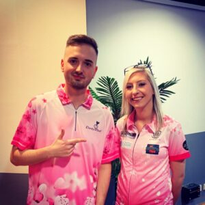 Fallon Sherrock Instagram - Both in pink ready for action @marcel ❤️💙