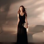 Fann Wong Instagram – Basement sunset 🌅

@maisonvalentino #VALENTINOGARAVANI #VSLING