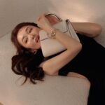 Fann Wong Instagram – Basement sunset 🌅

@maisonvalentino #VALENTINOGARAVANI #VSLING