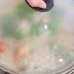 Fann Wong Instagram - 年末～ 从北京到新加坡，凌晨2点多睡，五点多起床，一堆的事，4 shots of espresso , 1 杯americano， 出炉几百个黄梨塔，忙里忙外、晕头转向～但很幸福，因为年夜饭是老公一手包办 🥰🥰🥰满满的幸福感，团团圆圆的团圆饭，希望年年都这样❤️ ㊗️大家除夕平安快乐 晚安❤️ @aiainbaby